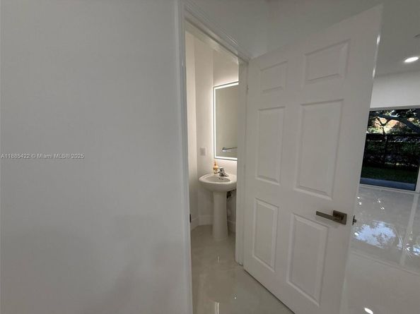 8132 SW 17th Ct, North Lauderdale FL 33068