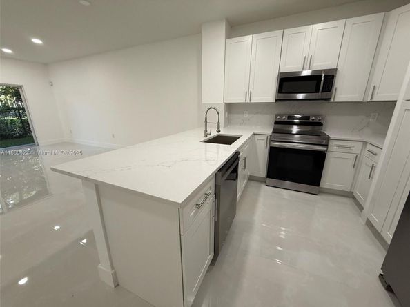 8132 SW 17th Ct, North Lauderdale FL 33068