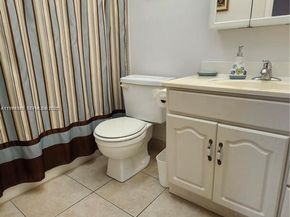 2821 Somerset Dr 400, Lauderdale Lakes FL 33311