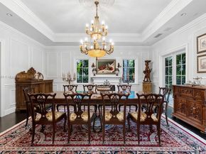 612 Sunset Dr, Coral Gables FL 33143