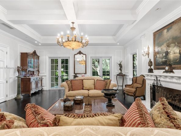 612 Sunset Dr, Coral Gables FL 33143