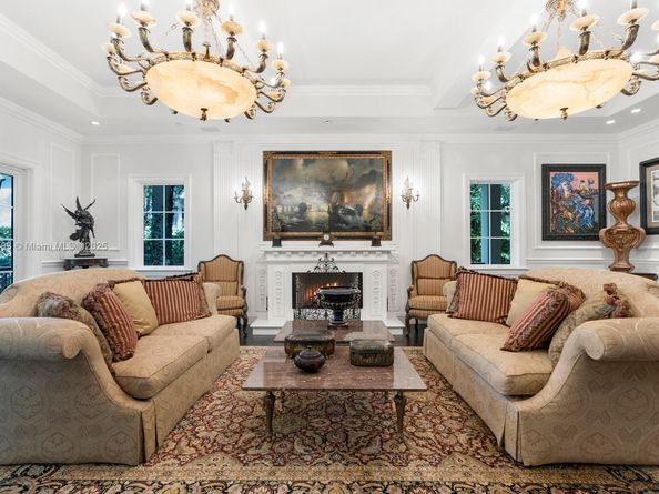 612 Sunset Dr, Coral Gables FL 33143