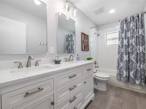 18044 SW 89th Pl, Palmetto Bay FL 33157