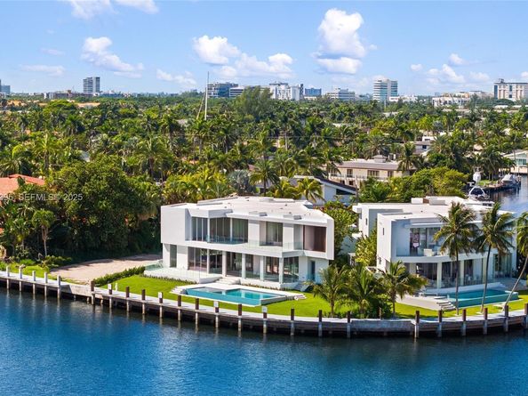 503 Palm Dr, Hallandale Beach FL 33009