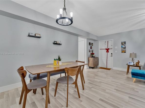 1200 SW 113th Ter 203, Pembroke Pines FL 33025