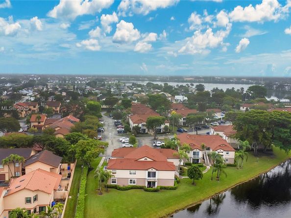 1200 SW 113th Ter 203, Pembroke Pines FL 33025