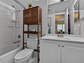 7265 W Sunrise Blvd 7265L, Plantation FL 33313