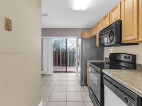 2950 NW 106th ave 10, Sunrise FL 33322