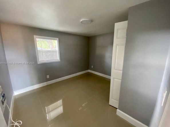 345 NE 168th St, North Miami Beach FL 33162