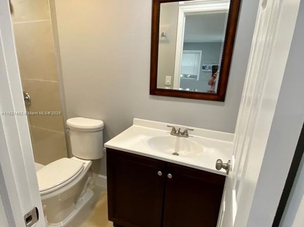 345 NE 168th St, North Miami Beach FL 33162