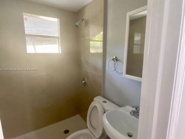 345 NE 168th St, North Miami Beach FL 33162