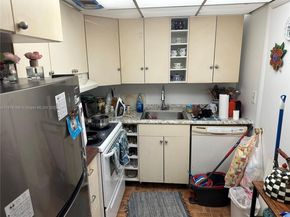 3040 NE 16th Ave 206, Oakland Park FL 33334