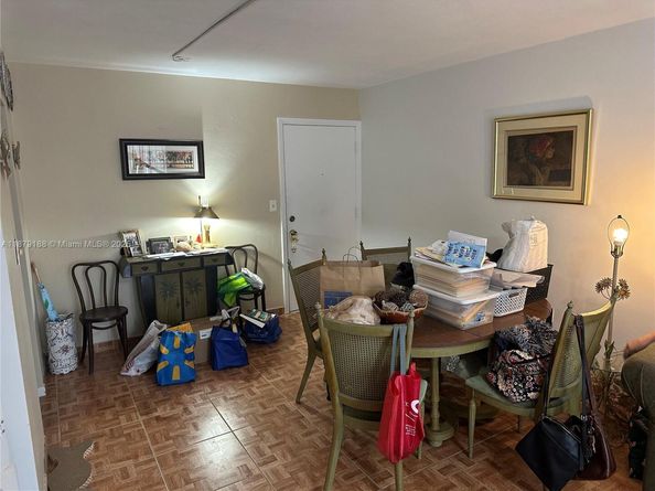 3040 NE 16th Ave 206, Oakland Park FL 33334