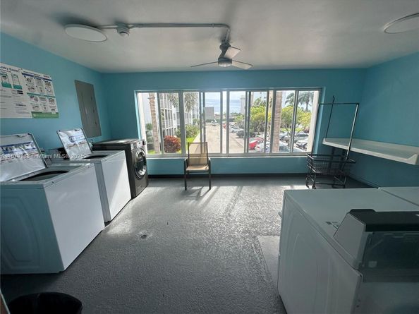 3040 NE 16th Ave 206, Oakland Park FL 33334