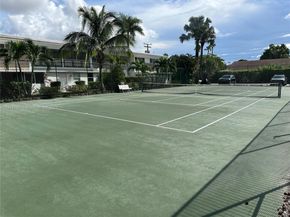 3040 NE 16th Ave 206, Oakland Park FL 33334