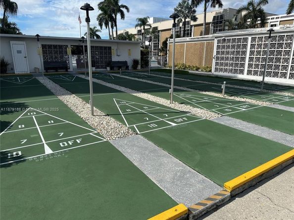 3040 NE 16th Ave 206, Oakland Park FL 33334