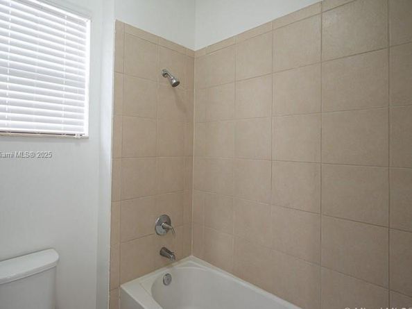 9776 W 34th Ave, Hialeah FL 33018