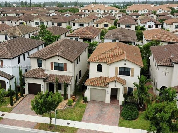 9776 W 34th Ave, Hialeah FL 33018