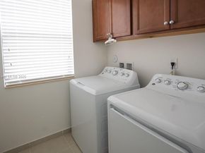 9776 W 34th Ave, Hialeah FL 33018