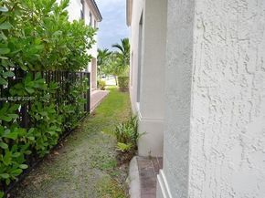 9776 W 34th Ave, Hialeah FL 33018