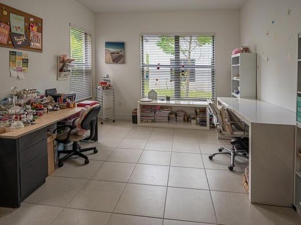 9776 W 34th Ave, Hialeah FL 33018