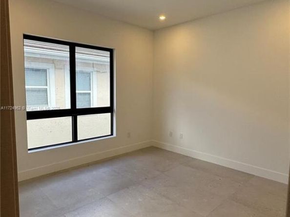 724 SW 8th Way 724, Fort Lauderdale FL 33315