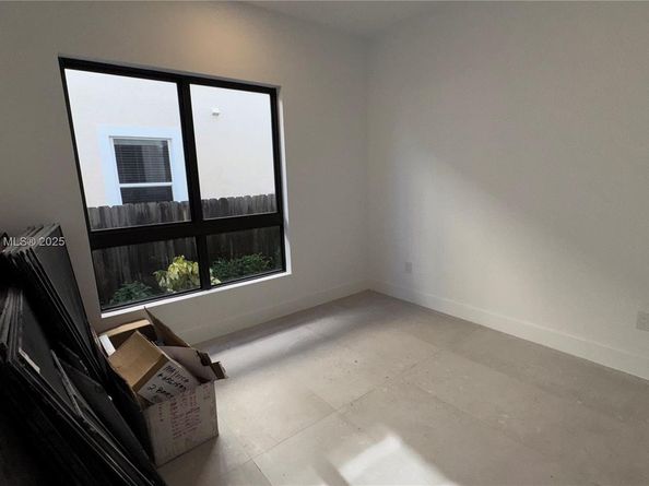 724 SW 8th Way 724, Fort Lauderdale FL 33315
