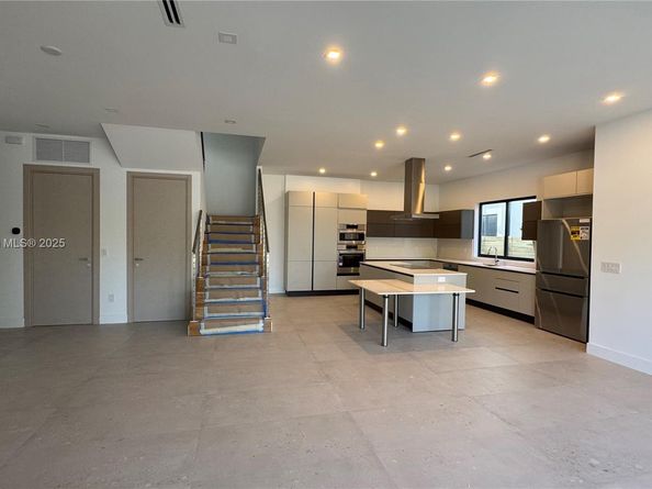 724 SW 8th Way 724, Fort Lauderdale FL 33315