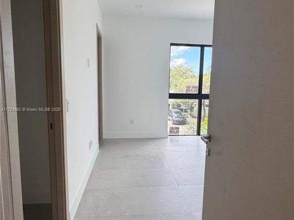 724 SW 8th Way 724, Fort Lauderdale FL 33315