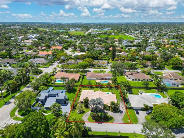 10220 SW 140th St, Miami FL 33176