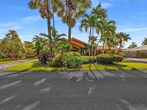 10220 SW 140th St, Miami FL 33176
