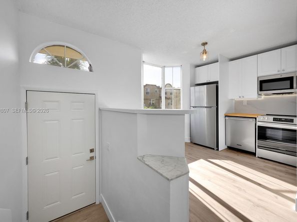 390 NW 86th Ct 803, Miami FL 33126