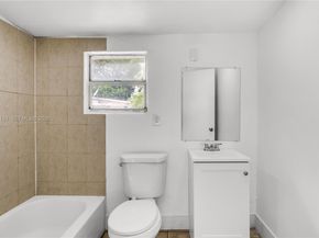 2443 NW 55th St, Miami FL 33142