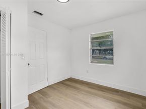 2443 NW 55th St, Miami FL 33142