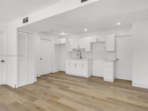 2443 NW 55th St, Miami FL 33142