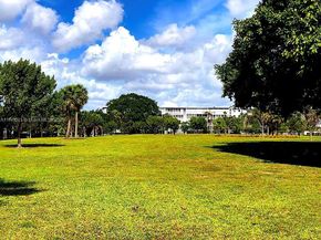 4800 Hillcrest Ln 514, Hollywood FL 33021