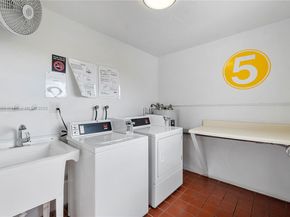 4800 Hillcrest Ln 514, Hollywood FL 33021