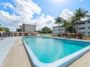 4800 Hillcrest Ln 514, Hollywood FL 33021