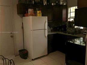 655 NE 80th St, Miami FL 33138