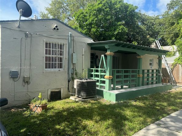 655 NE 80th St, Miami FL 33138