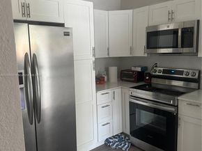 655 NE 80th St, Miami FL 33138