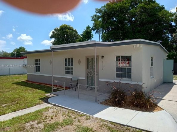 2310 W Bunche Park Dr, Miami Gardens FL 33054