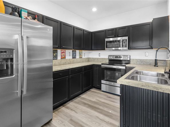 3337 W 91st Ter, Hialeah FL 33018