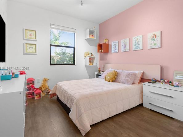 3337 W 91st Ter, Hialeah FL 33018