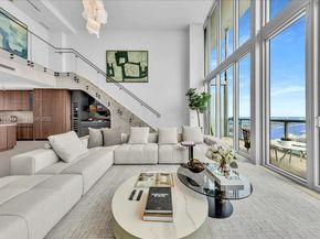 888 Biscayne Blvd PH 5704, Miami FL 33132