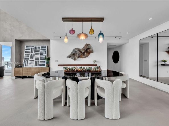 888 Biscayne Blvd PH 5704, Miami FL 33132
