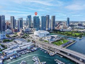 888 Biscayne Blvd PH 5704, Miami FL 33132