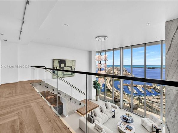 888 Biscayne Blvd PH 5704, Miami FL 33132