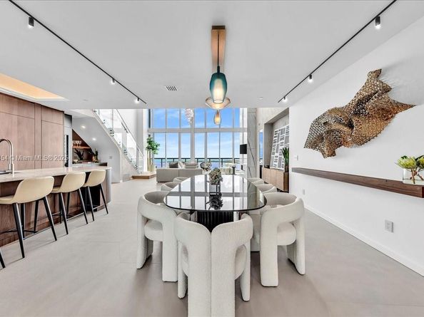888 Biscayne Blvd PH 5704, Miami FL 33132
