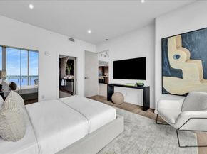 888 Biscayne Blvd PH 5704, Miami FL 33132